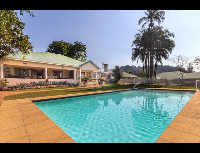 2 BEDROOM SIMPLEX FOR SALE IN HILLCREST CENTRAL